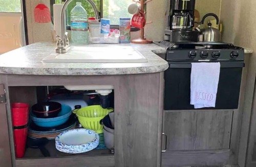 South Butler House | Camping Retreat on Pond 5 min from Fair Haven Beach