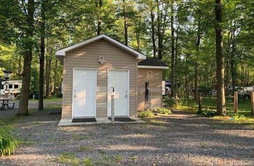 Clarence-Rockland House | Camping trailer SDD 2 - FourWind