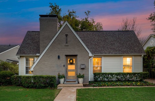 Arlington Heights House | Campout on El Campo located in the Cultural Arts District!