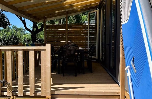 Salles-Curan House | Campsite Beau-Rivage * - FAMILY Cottage "LAC VIEW" (covered terrace) new in 2022 4 to 7 people - 4 people. included in the price