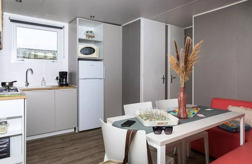 Saint-Hilaire-de-Riez House | Campsite Domaine des Salins * - Mobil home Grand Confort 31 m2/3 bedrooms - covered terrace 6 people