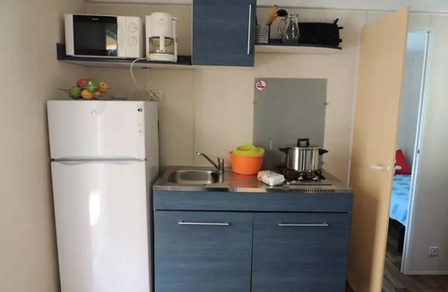 Boisseron House | Campsite Domaine de Gajan * - Mobile home Comfort HOLIDAY 25m2 (2 bedrooms) with covered terrace TV INCLUSE 5 people