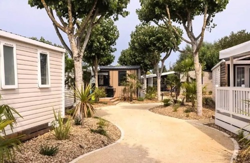 Saint-Jean-de-Monts House | Campsite La Prairie * * - Mobilhome Grand Confort 27m2/2 bedrooms - covered terrace 5 to 6 people - 5 pers. included in the tariff