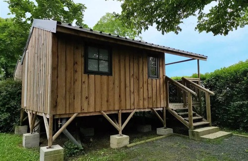 Saint-Laurent-sur-Sevre Cabin | Campsite Le Rouge Gorge* * - CABANE LODGE PREMIUM SOLARO 1 CH 2/4 PERS CLIM TV 4 persons
