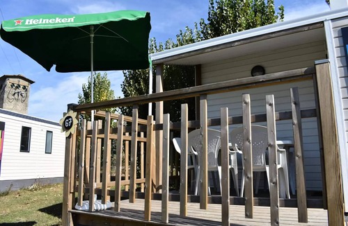 Le Grez House | Campsite Les Tournesols * - Mobil home Malaga 38m2 (30m2 + terrace of 8m2)- 3 bedrooms 6 people