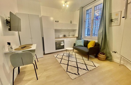 Gare-Jouvenet Apartment | Campulley