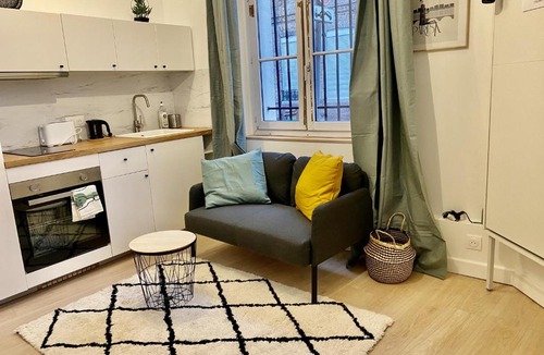 Gare-Jouvenet Apartment | Campulley