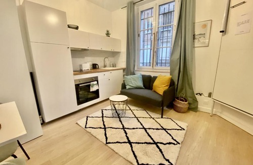 Gare-Jouvenet Apartment | Campulley