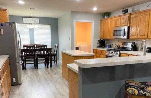 North by Northwest House | Campus & City Convenience
