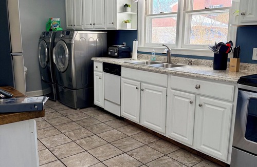 Hanover House | Campus Cottage: Cozy, Convenient, Captivating on Hanover College Campus