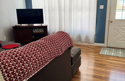 Hanover House | Campus Cottage: Cozy, Convenient, Captivating on Hanover College Campus