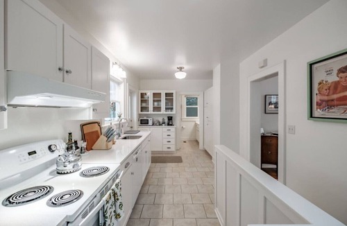 Corvallis House | Campus Cottage on SW 7th Street