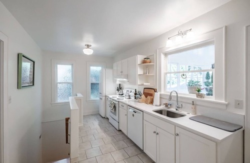 Corvallis House | Campus Cottage on SW 7th Street