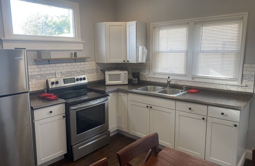Old North Columbus House | Campus Crest B (Cozy 2 bdrm Near Campus Townhouse)