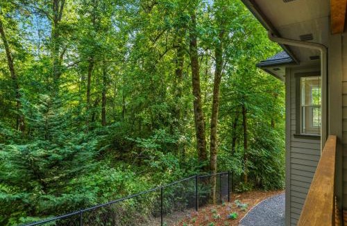 Southeast Eugene House | Campus Forest Retreat