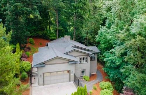 Southeast Eugene House | Campus Forest Retreat