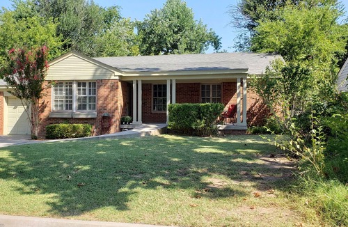 Norman House | Campus home Picasso's Pad