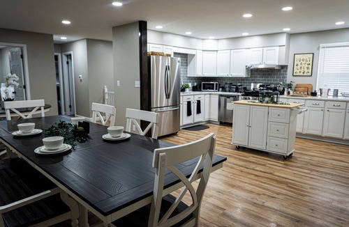 West Lafayette House | Campus Retreat 2-min from Purdue, Big Garage, 6 Car Driveway, Huge Deck & Patio