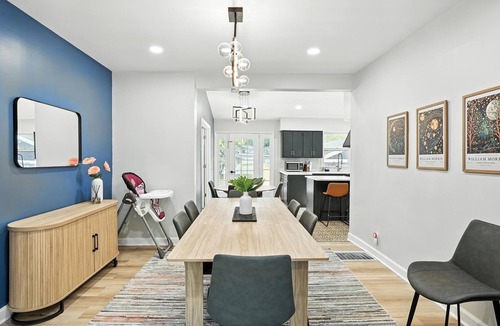 Valparaiso House | Campus To Dunes Escape | 2 King Beds | Game Area + Fire Pit + Deck Lounge