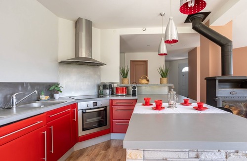 Serralongue House | Can Guillamou - Three Bedroom House, Sleeps 6