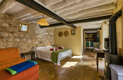 Avinyonet de Puigventos House | Can Lluna Rural House