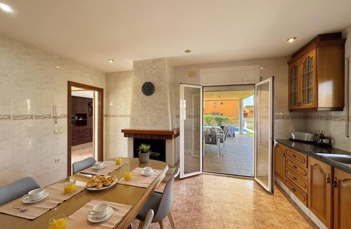 Sant Pere Pescador Villa | Can Mario – Space and serenity for the whole family