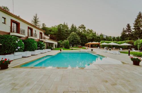 Riells i Viabrea Hotel | CAN MARLET MONTSENY Hotel Boutique