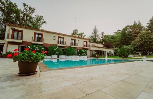Riells i Viabrea Hotel | CAN MARLET MONTSENY Hotel Boutique