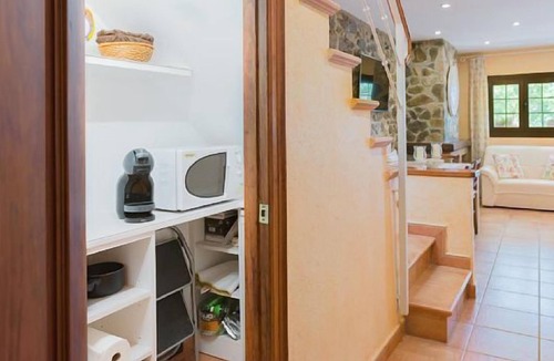 Capmany Cottage | CAN MARTI - Village house between fields and vineyards