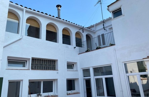 Llagostera House | Can Mateuet Seasonal Rental Housing