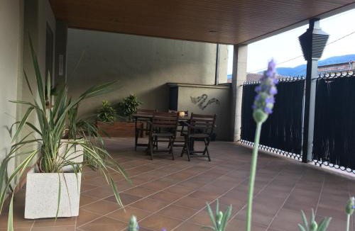 Les Planes d'Hostoles Apartment | Can Musiquem amb Piscina