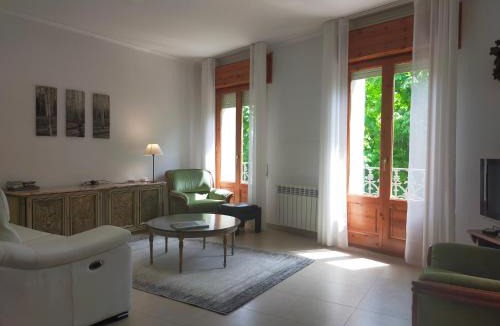 Sant Joan de Les Abadesses Apartment | CAN PLANAS Soleado, amplio con vistas y parking
