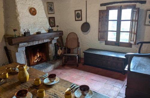 Les Planes d'Hostoles Ski Chalet | CAN QUEL - Escapada a la natura