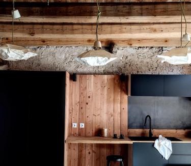 Sant Jordi Desvalls Apartment | CAN TAT, Loft in a old coach house