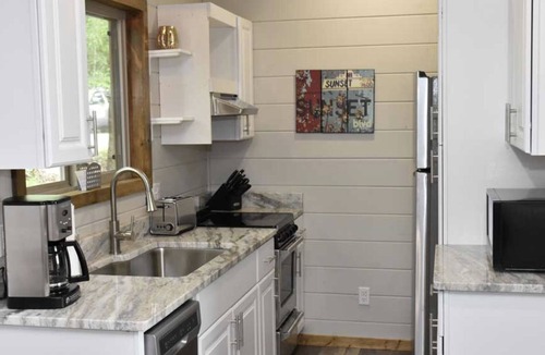Eureka Springs Resort | Can U Canoe Suite 114