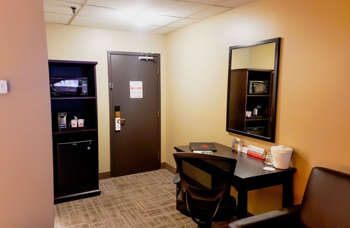 Portage La Prairie Hotel | Canad Inns Destination Centre Portage la Prairie