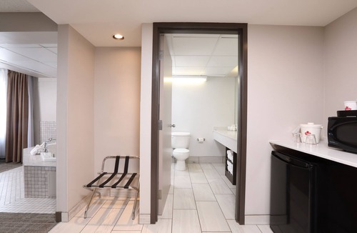 Brandon Hotel | Canad Inns Destination Centre Brandon
