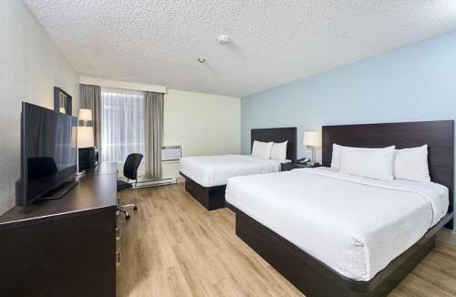 Winnipeg Hotel | Canad Inns Destination Centre Windsor Park