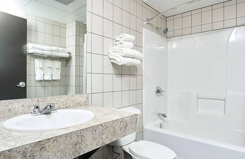 Regent Hotel | Canad Inns Destination Centre Transcona