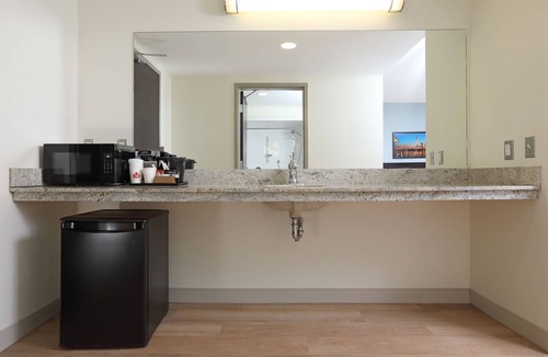 Winnipeg Hotel | Canad Inns Destination Centre Health Sciences Centre