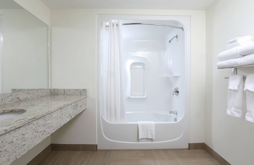 Winnipeg Hotel | Canad Inns Destination Centre Health Sciences Centre