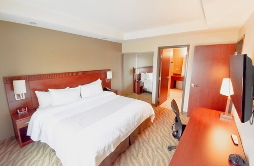 Winnipeg Hotel | Canad Inns Destination Centre Garden City