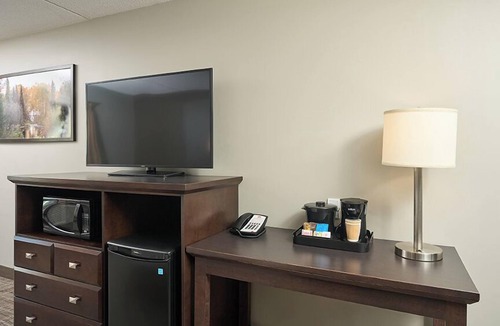 Regent Hotel | Canad Inns Destination Centre Club Regent Casino Hotel