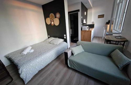 Valenciennes Apartment | Canada 6