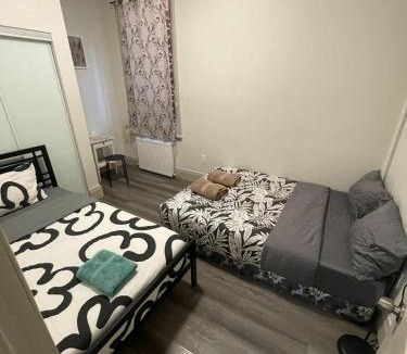 Toronto Entertainment District Apartment | CANADA SOCCER FAN HUB STAY-Walk to Harbourfront Centre