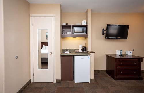 Charlottetown Hotel | Canadas Best Value Inn & Suites Charlottetown
