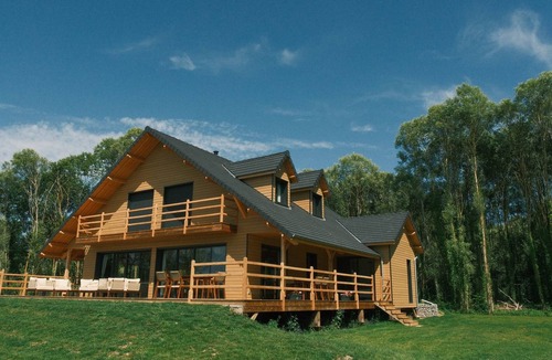 Gamaches Ski Chalet | Canadian house on stilts - Lakeside