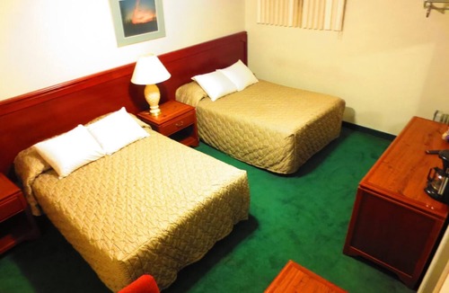 Hanover Hotel | Canadiana Motel