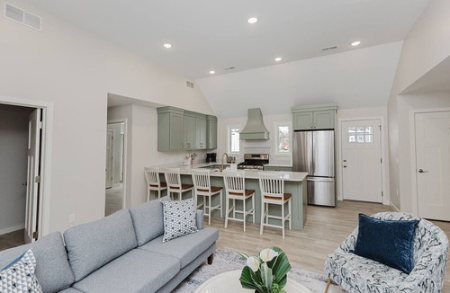 Pigeon House | Canal Access Sleeps 7 Fire Pit Sand Point