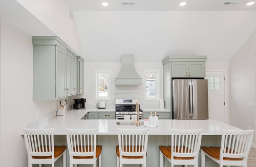 Pigeon House | Canal Access Sleeps 7 Fire Pit Sand Point
